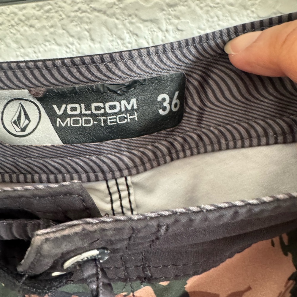 Volcom Mod-Tech Gray Camo Shorts - Picture 2 of 5